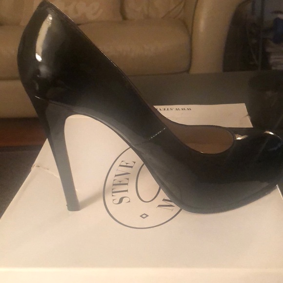 Steve Madden Black Pumps - Picture 3 of 8